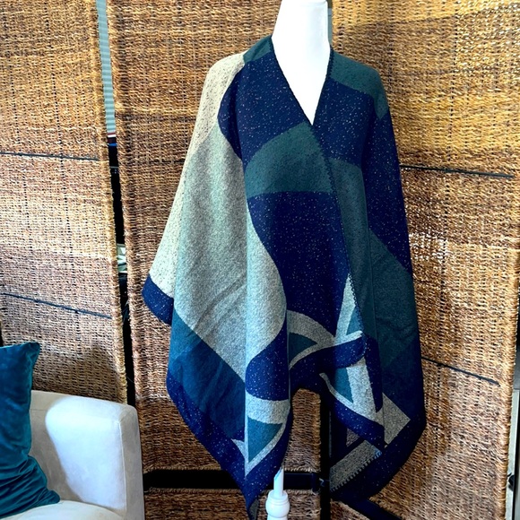 stephkkelly's tweet photo. So good I had to share! Check out all the items I'm loving on @Poshmarkapp from @DChampauzacUSA #poshmark #fashion #style #shopmycloset #stradivarius #unlisted: https://t.co/EFGvFgbC90 https://t.co/6eVw43xhmI