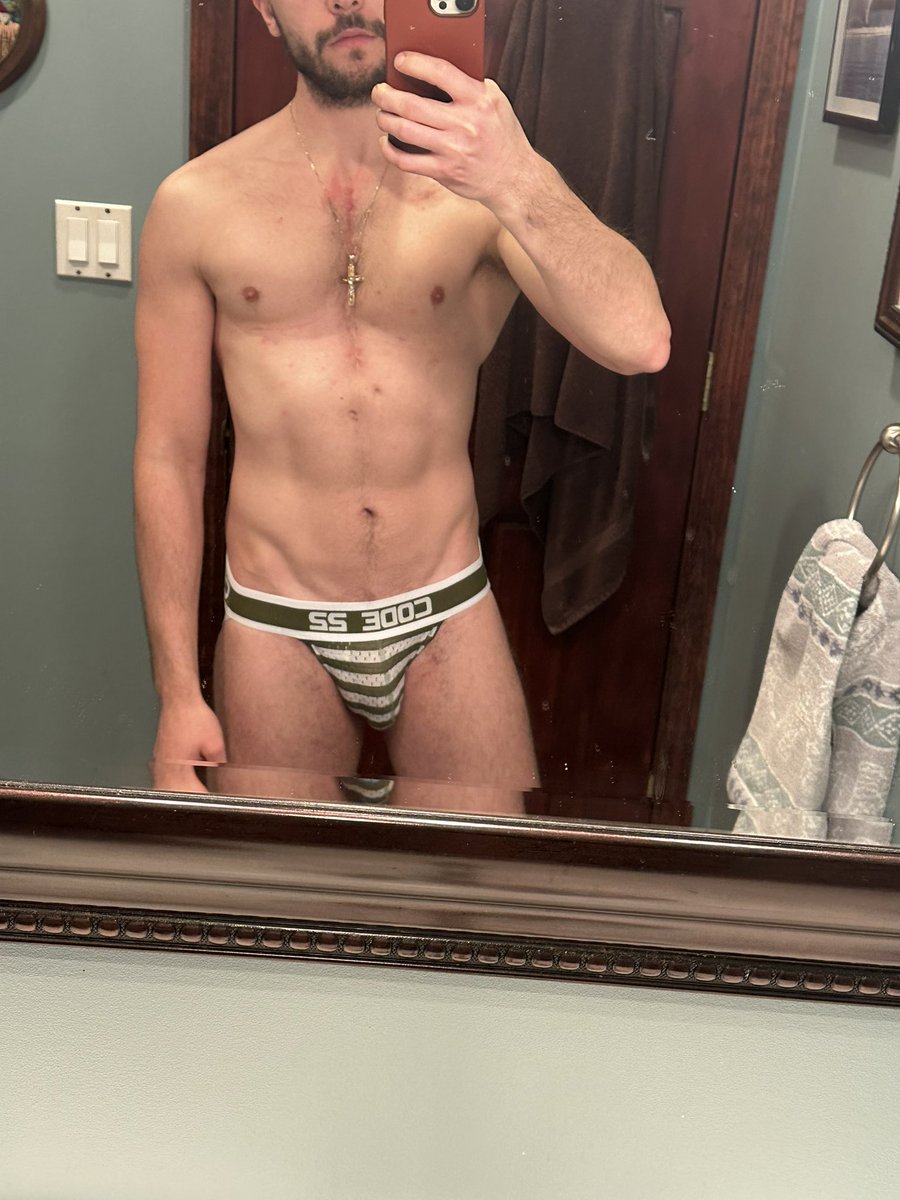 youngdomnyc's tweet photo. Happy sports ball f@gs @code22men
#football #SuperBowl #jackstrap #jock #athleticwear #twohandtouch #touchdown #sportsball #hung #uncut #kink #bdsm https://t.co/gCaRRigtp6