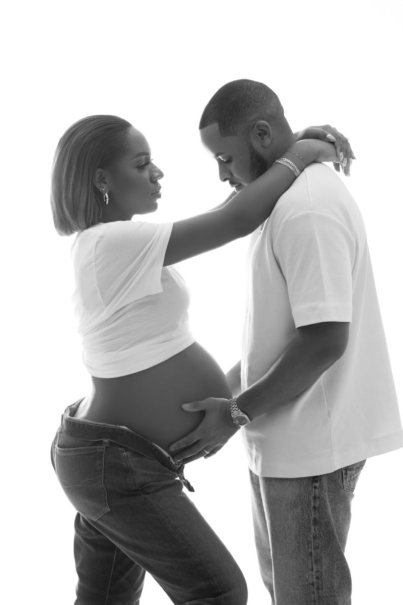 cameronjlogan's tweet photo. MY WIFE ☺️😉. We can’t wait to meet you little one #blacklove #babylogan #camtoria @victoriouslogan https://t.co/jo8OIwIT2D
