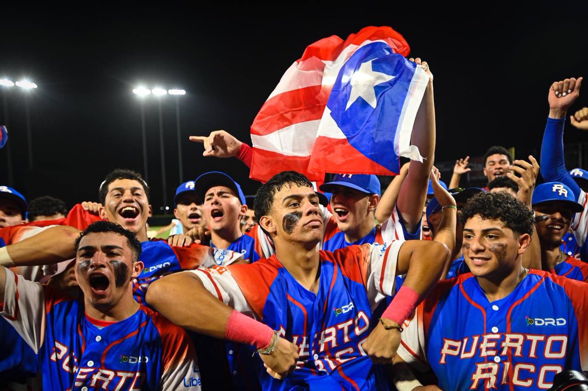 recreaydeportes's tweet photo. 👏🏻 ¡Celebra🇵🇷! 👏🏻

Nuestra selección se proclama campeona de la segunda edición del #DIBAT tras vencer a Alemania 🇩🇪 5 carreras a 2. 

El pitcher ganador fue Jarrette Bonet  tras lanzar 1.2 entradas, sin permitir carreras ni hits y ponchó a 5 jugadores. https://t.co/5vzXjEpaYI