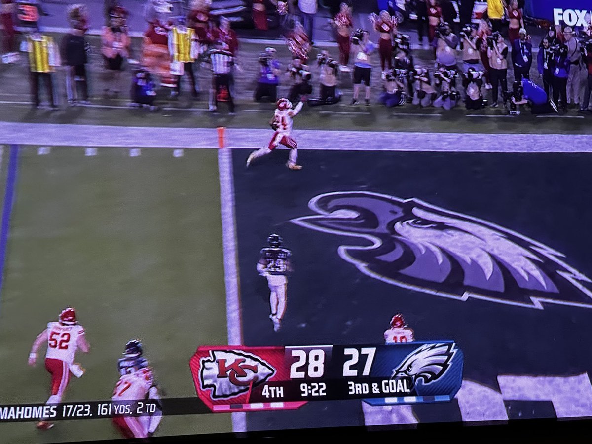 techaeris's tweet image. Damn! #ChiefsKingdom #SuperBowl  @Chiefs watching the big game on the @Hisense_USA L9G read the review here  techaeris.com/2022/10/08/his… #letsgochiefs