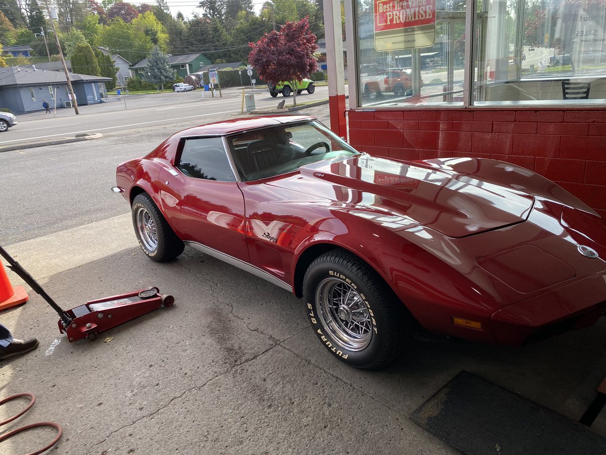 ImplodeTheGoat's tweet photo. Working at my job these past 2 years has given me the chance to see drive and work on some of the coolest cars https://t.co/vILBwQ7sEF