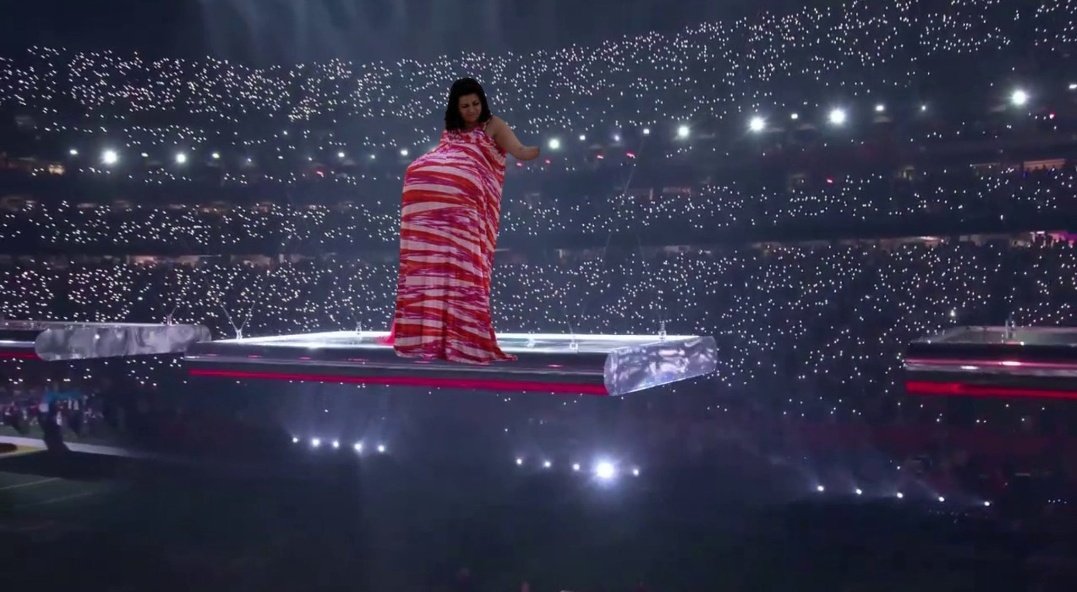 faelzaun's tweet photo. Que apresentação, meus amigos! #NFL #SuperBowl #RihannaSuperBowl https://t.co/UANrUZAEIw