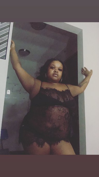 Do you miss me baby ? 😋 https://t.co/vb9aUJLAyR<a href="/tag/oldvideos"class="tags"><span>#oldvideos</span></a>