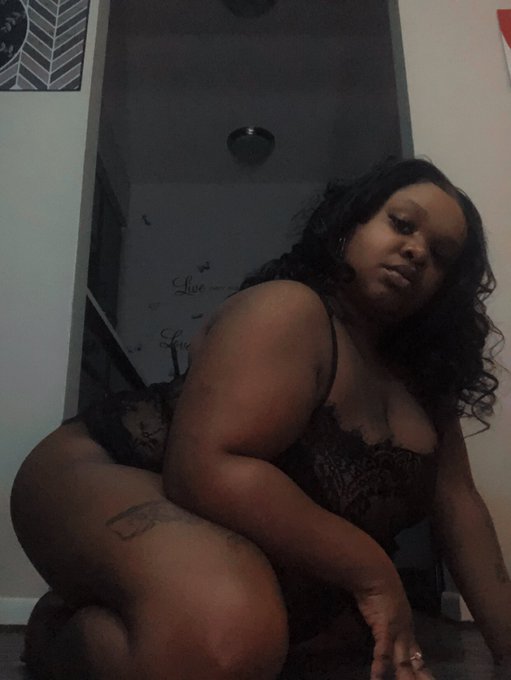 Do you miss me baby ? 😋 https://t.co/vb9aUJLAyR<a href="/tag/oldvideos"class="tags"><span>#oldvideos</span></a>