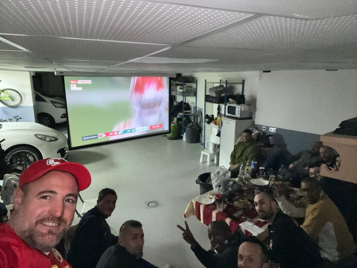 Steve_Vizzuel's tweet image. Soirée Super Bowl au top avec  #lequipeNFL et le @CourneuveFlash  🏈🏟️🎤