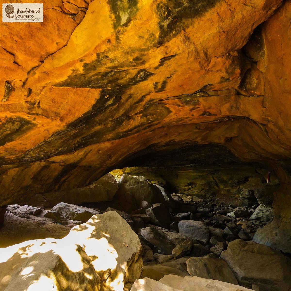 VisitJharkhand's tweet photo. The #Iskocave in #hazaribagh seem to be a miracle of nature. This ancient cave in isko village is a huge tourist attraction.
Surely come here to see the encraved painting on rocks. Seeing this one can not stop from capturing the uniqueness of structure. https://t.co/Sfo24t3FuH
