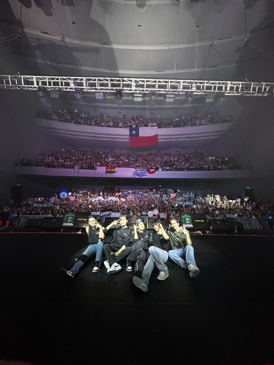 aboutjinnie's tweet photo. mi querida banderita 🥺 https://t.co/NUpRmzqJps