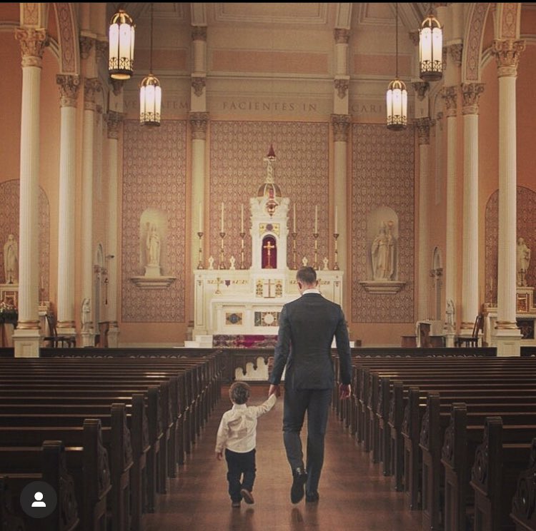 Les presento a Harrison Butker el pateador de los Kansas City Chiefs que les acaba de dar el #SuperBowl 

Devoto Católico 🇻🇦