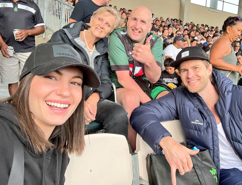 What a weekend at the @nrl #Indigenousallstar game. And so much aroha to the #maorirugbyleague staff/coaches/players for taking time to show the brother some love. And to Lyn, you legend. JD and Coach Ben unreal. Thank you!