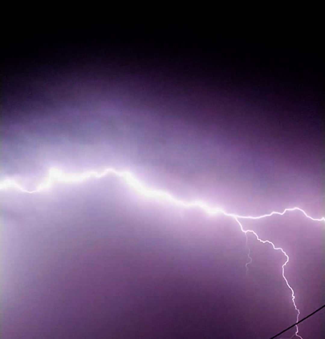 MVLagos's tweet photo. ⚡🌩️ #Trenque https://t.co/2ObESLPusG