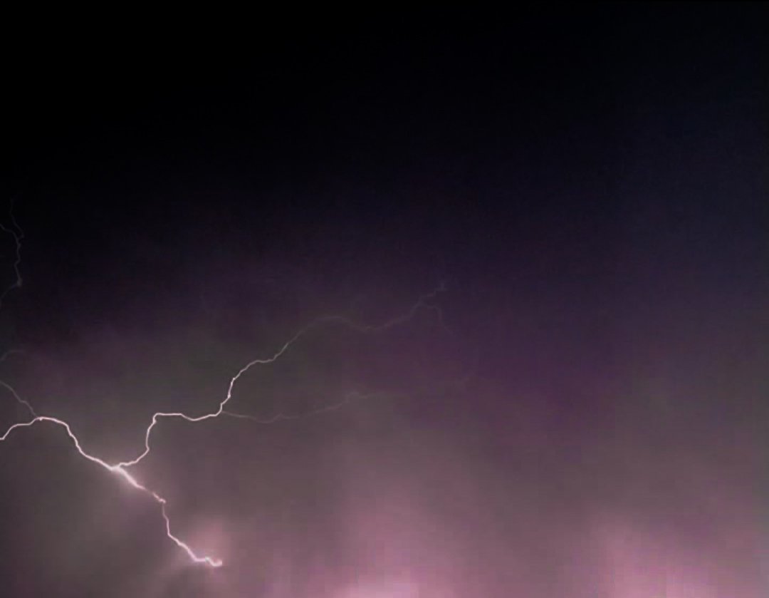 MVLagos's tweet photo. ⚡🌩️ #Trenque https://t.co/2ObESLPusG