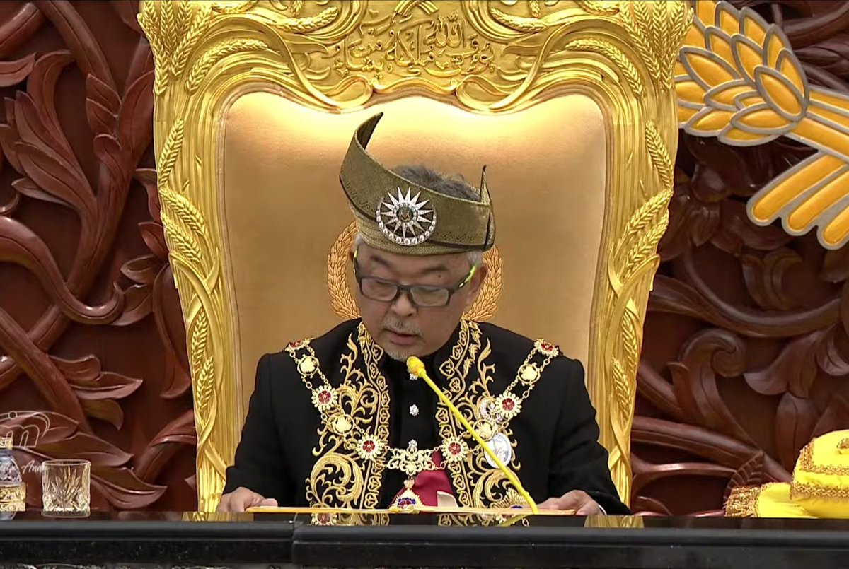SaifulAdn's tweet image. What a powerful speech by tuanku
"Kerajaan Beta".
Khalas.
#DaulatTuanku