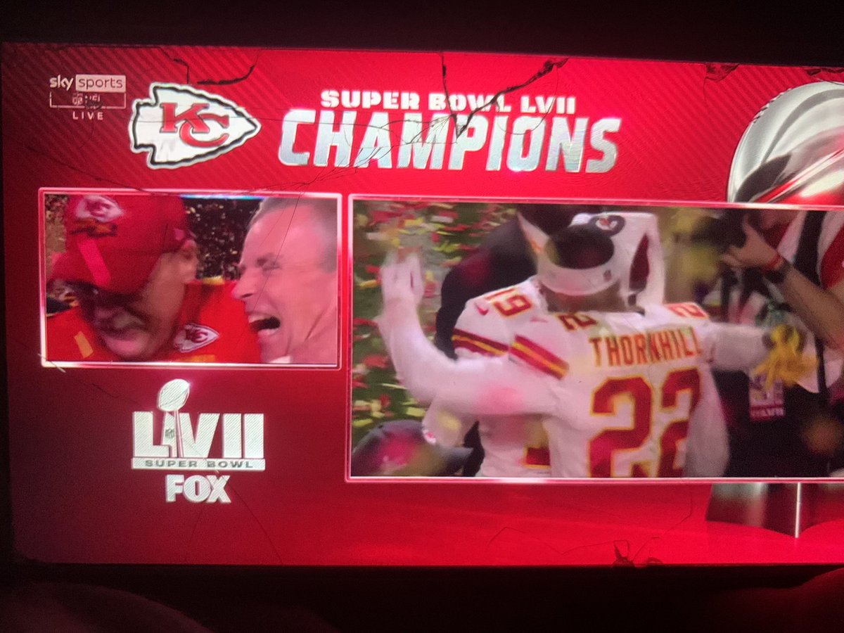 VoxNoe's tweet photo. Whaaaat a game! #SuperBowl #superbowl #watchinginwales #usa #usasuperbowl #wales https://t.co/pLYi9b7bVg