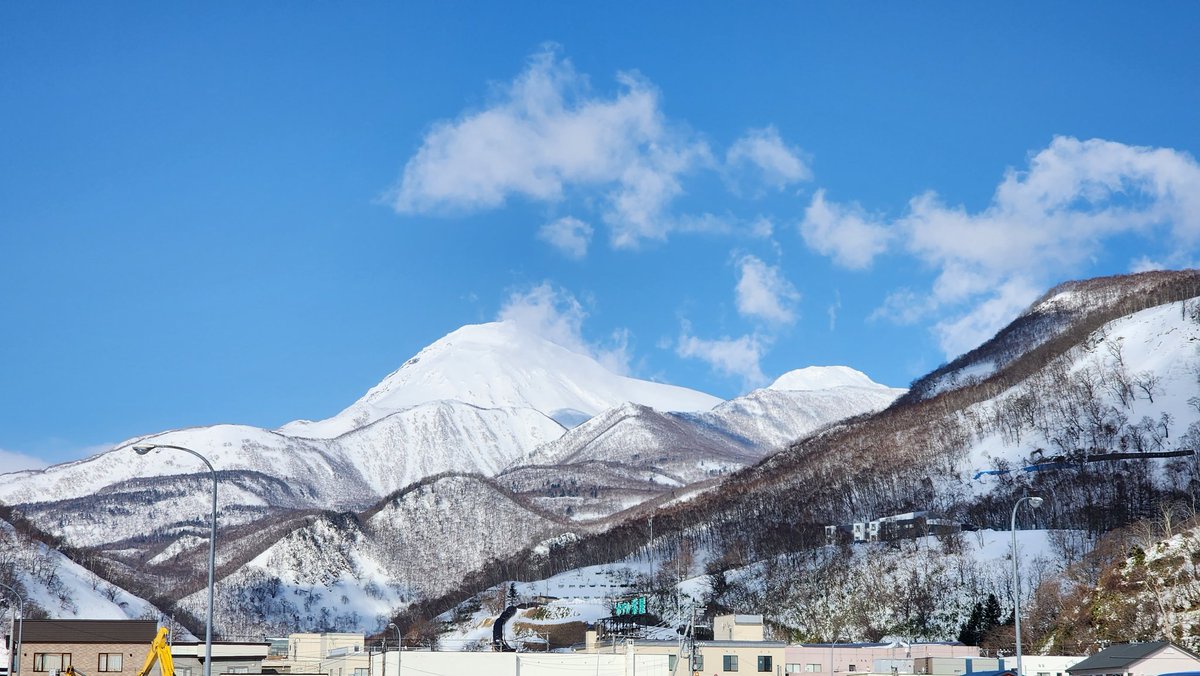 今日は羅臼岳⛰️
登りたい～
 
#登山 #羅臼町 #北海道 #絶景 #雪山 #百名山