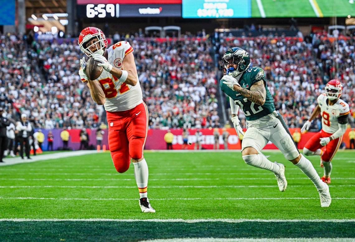 Vintage_Chiefs's tweet photo. World Champion Kansas City Chiefs! #ChiefsKingdom https://t.co/iK0GDEl5mi