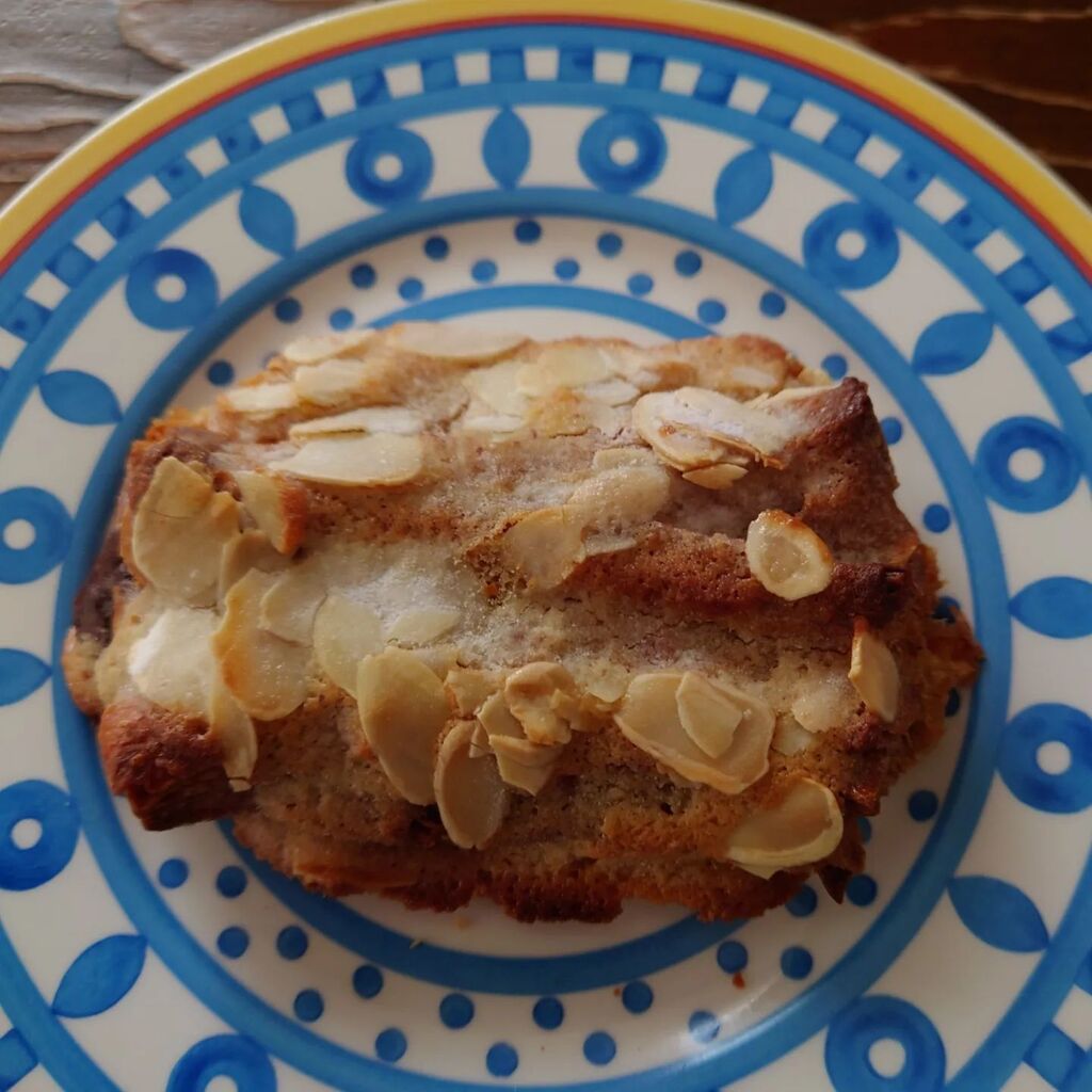 fumie_mei's tweet photo. #brot 
久しぶりに家でお昼ご飯🤭
冷蔵庫で保存していたReginaさんの海老入りキッシュと #dunerarete さんの #ラルテダマンド 😋💕　

#デュヌ・ラルテ #パン #パン屋 #パン好き #パンを食べてる時が幸せ #bread #bäckerei #bakery https://t.co/nPpZ7h4FVx https://t.co/Fo7zuhEBIj