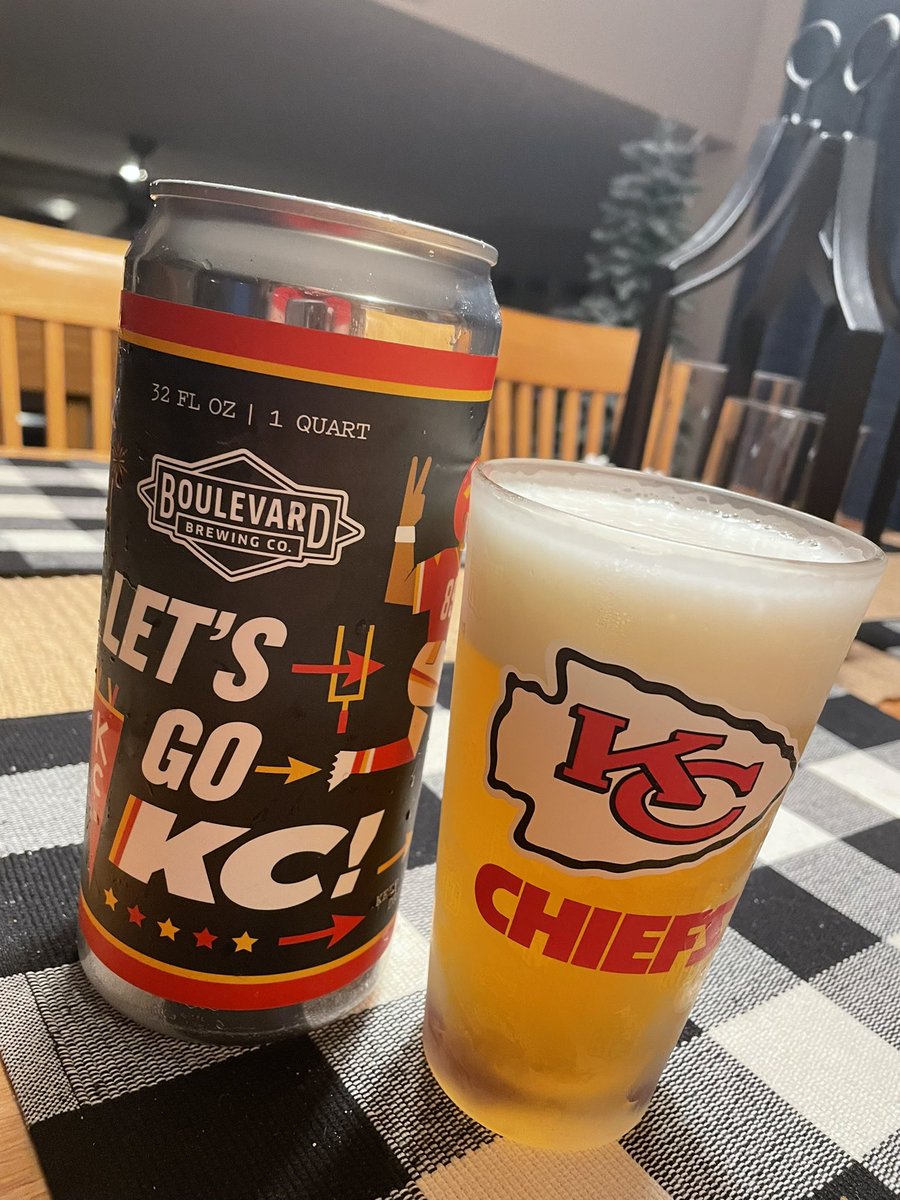 ajleid's tweet photo. SuperBowl Champs! #ChiefsKingdom @Boulevard_Beer https://t.co/b3hFMF40Yf