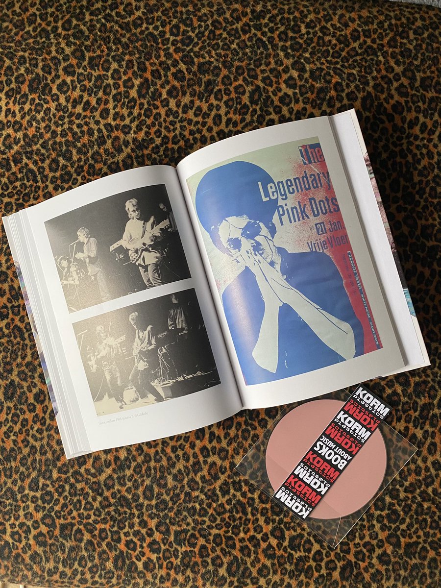 PapaSingChang's tweet photo. 本日のRecord Mail 🚚
こちらは本家オランダKormより

Freek Kinkelaar
Close Your Eyes You Can Be A Space Captain
148 pages, hardcover, CD付

Beequeen, WanderのFreekによる
LPD ‘80年代の記録
付属CDはメンバーチョイスコンピ+
未発2曲

#legendarypinkdots
#singwhileyoumay 
#kormplastics https://t.co/3DuzubuqNP