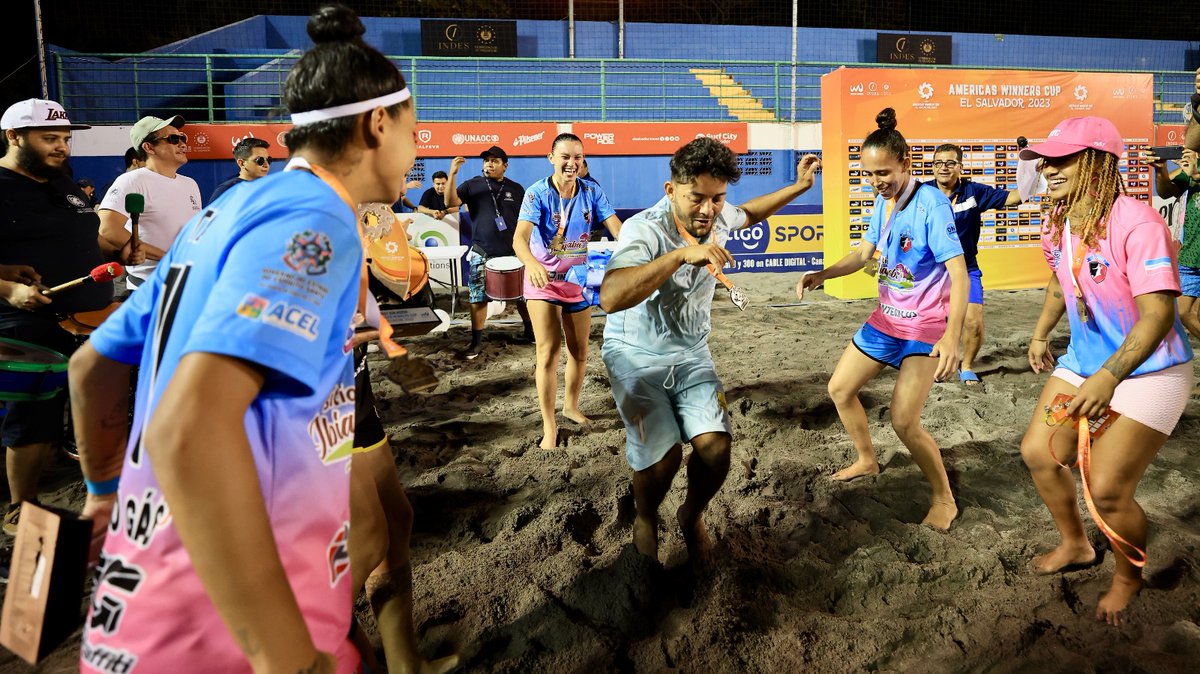 indeselsalvador's tweet image. ¡CAMPEONES!🕺🏆🤩

#AmericasWinnersCup #BeachSoccer #AWC2023 🏆