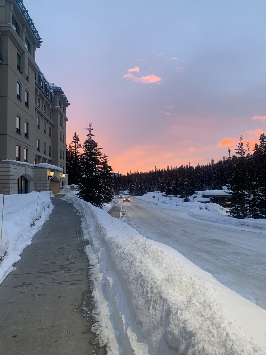 Home from the best week! So grateful to be able to attend and present at the International Hypoxia Symposium🌄 Feeling so inspired by all the incredible research happening in the field🏔👩‍🔬