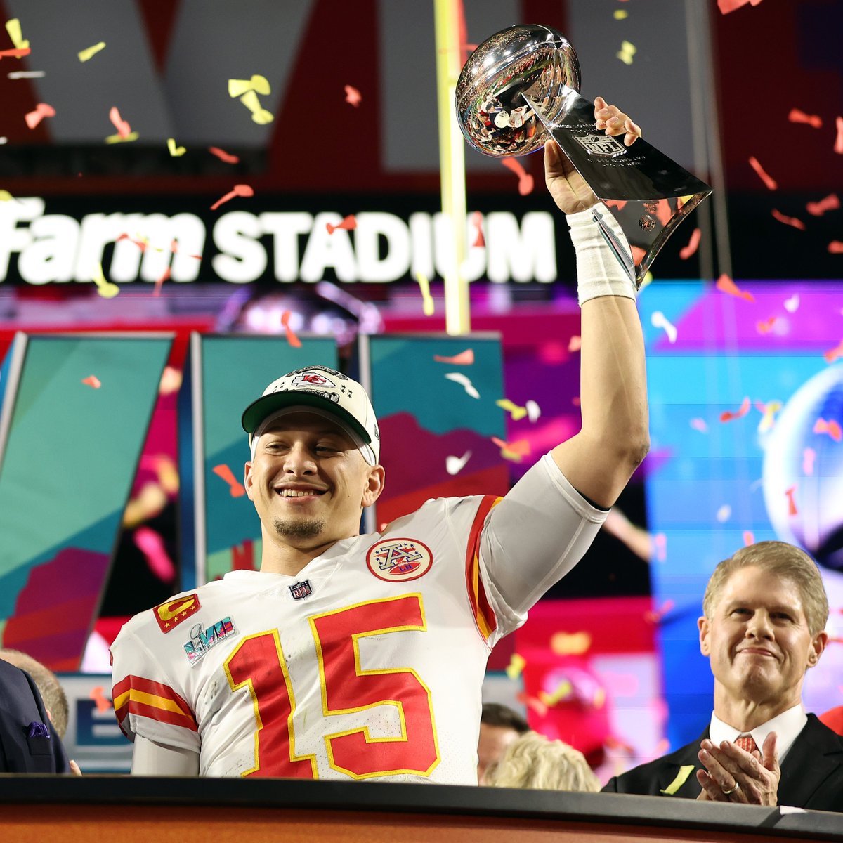 Patrick Mahomes in 2022....
- Won regular season MVP
- Won Super Bowl MVP
- Led the NFL in Pass TD
- Led the NFL in Pass yards

Only 3 players have done in a whole career what Mahomes did in 1 season (Tom Brady, Peyton Manning, Kurt Warner).