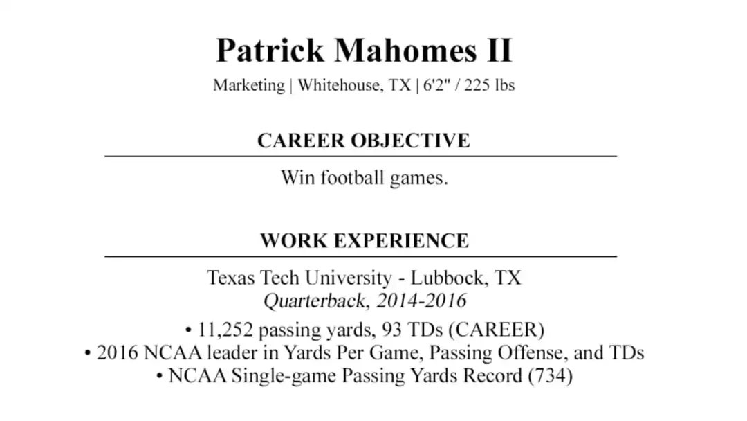PlayersTribune's tweet photo. 2017 @PatrickMahomes 🆚 2023 😤 https://t.co/q6AEH4FPAV