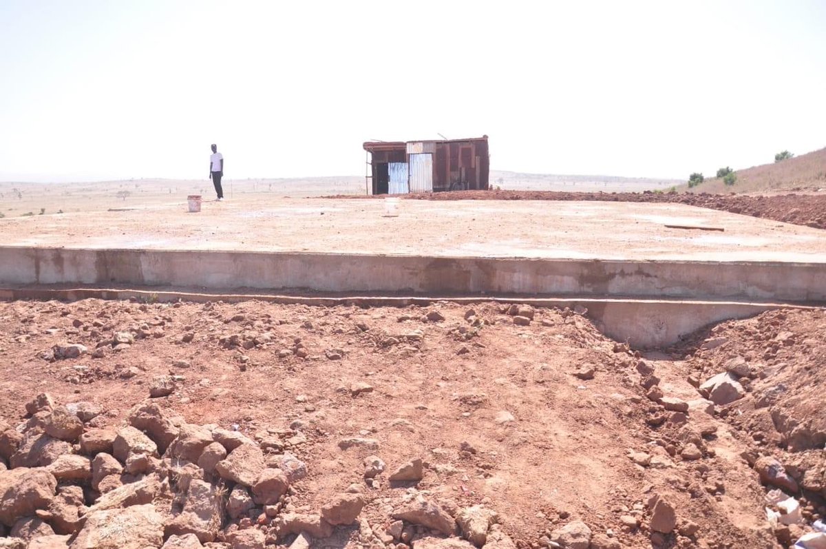 TrackaNG's tweet photo. N139m was BUDGETED in the 2022 FG ZIP for the provisions of portable water in Akko Federal constituency Gombe State.

We tracked and reported that construction work is ongoing in Kumo. 

When completed the residents of the selected community will have access to potable water https://t.co/CSUBNHaIaS