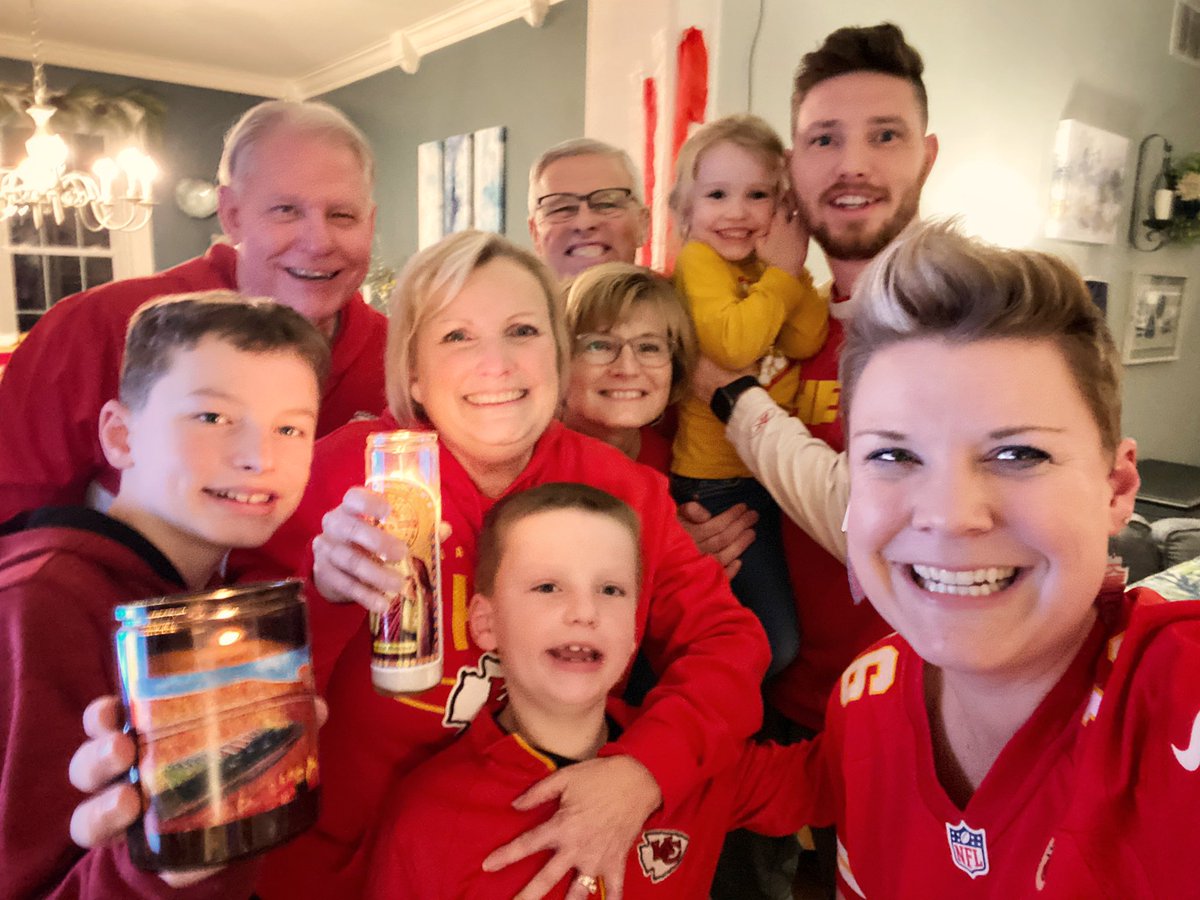 kdleesman's tweet photo. 2 RINGS IN 4 YEARS!! I can’t believe this is our team!!!!  @Chiefs are SUPER BOWL CHAMPS once  again!!! 🏈❤️💛❤️💛❤️🏈 https://t.co/bxjl5HqHYJ