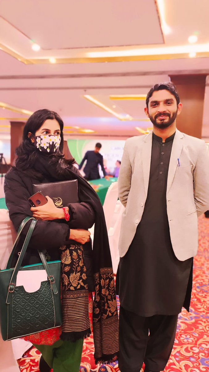 MRaheelMoavia's tweet photo. اس بہادر نڈر بے باک اور شکرگڑھ کی پہلی، واحد،منظم اور باقاعدہ پیشہ وارانہ مہارت سے بھرپور صحافی صباء چوہدری سے ملاقات ہوئی جس کو اپنے علاقے میں خواتین اور صحافیوں کے مسائل پر نوحہ گری کرتے دیکھا تو بہت خوشی محسوس ہوئی کہ میری دھرتی بانجھ نہیں ہے.
More power to saba https://t.co/pe6ZeUyZa5