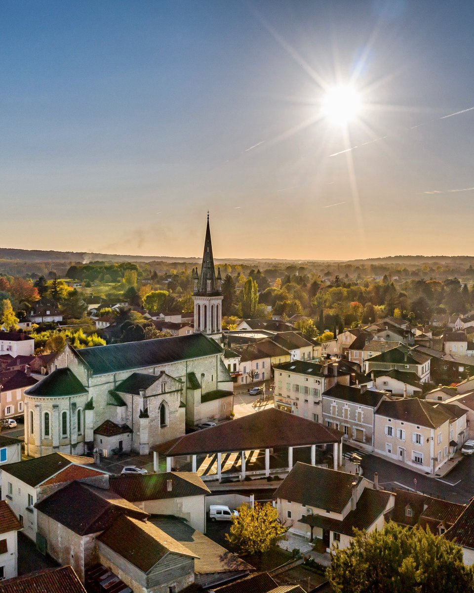 hdlfrance's tweet photo. Plein soleil sur Neuvic !
#dordogne #perigord #dordognetourisme #nouvelleaquitaine
#dordogneperigord
#dordogneperigordtourisme #perigordblanc #neuvic
#valleedelisle
#viperigueux #justmyperigord #sudouest_photographie
#nouvelle_aquitaine #tourisminaquitaine
#hello_worldpics https://t.co/6RSVPJTeJV
