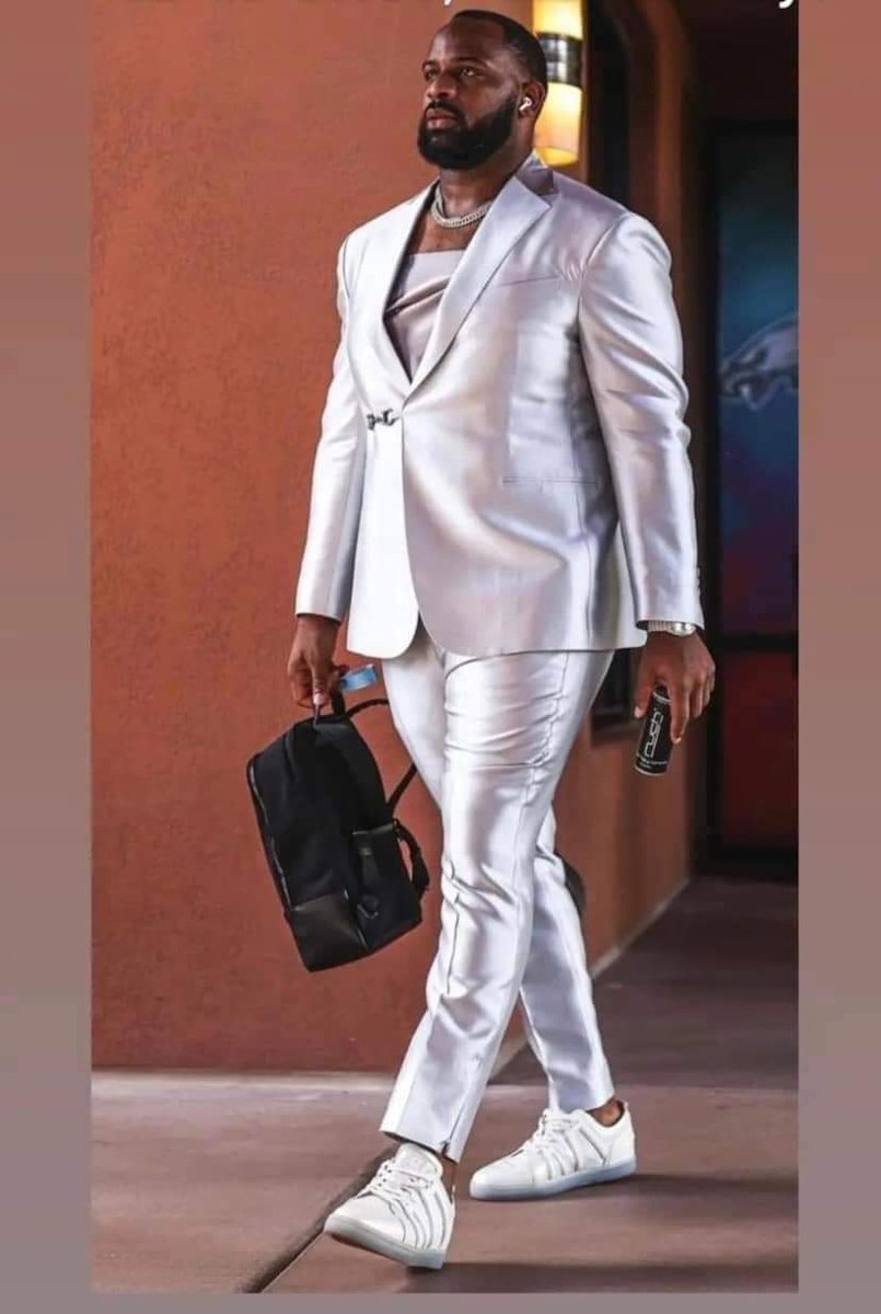 Lol what in the We're Marching Up To Zion suit wearing is going on here. <a href="/RickeySmiley/">Rickey Smiley</a> look at Bro. Bernice lol