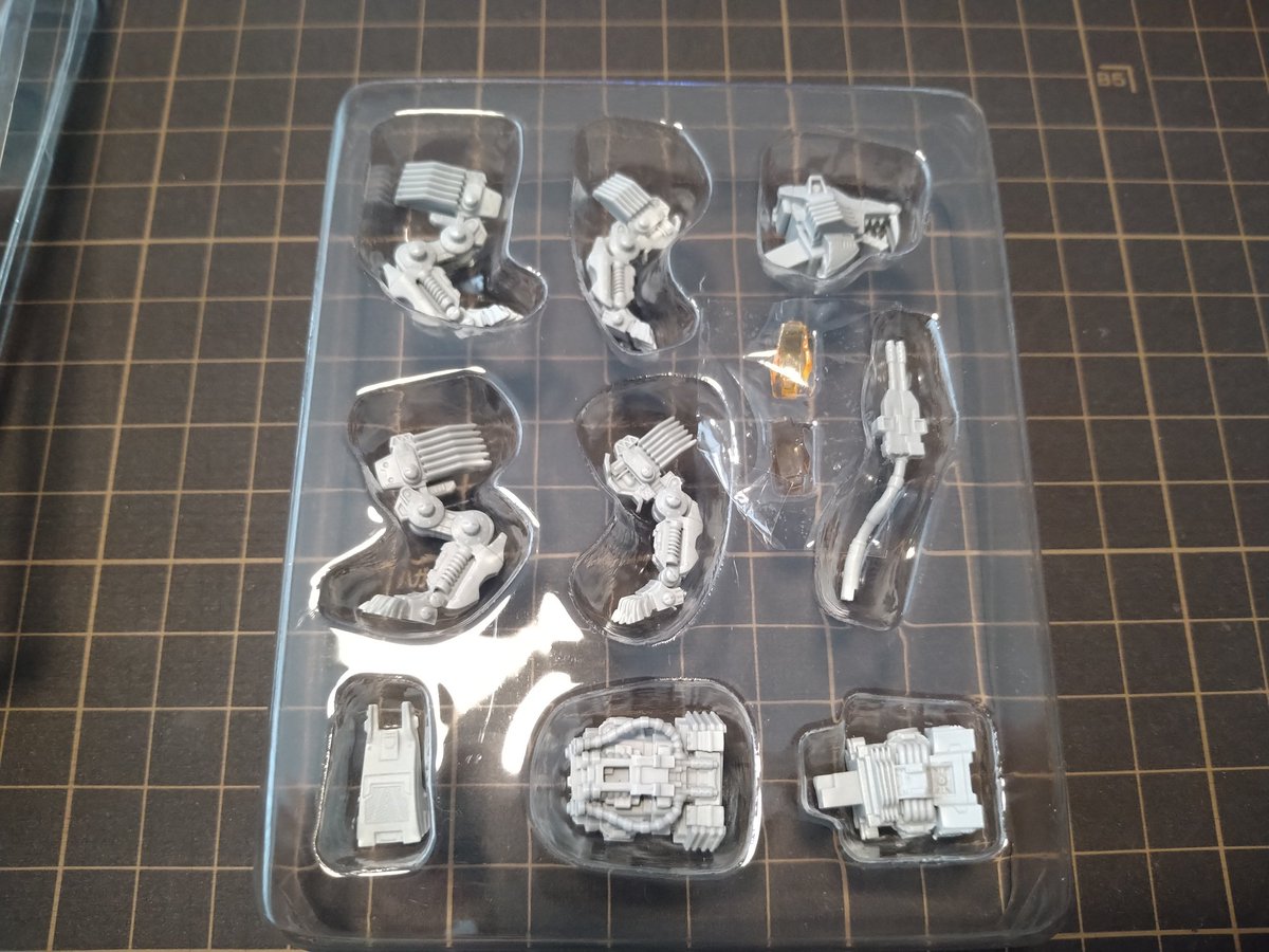 JuraHiko's tweet photo. Neoplayeroneさんのシールドライガー。絶対売り切れてると思ってたけどラスト１個のところで買えました。
見たところは3Dプリント品のようですが、半組立でパッケージされておりすぐ組めます。
僕もロボット作りたくなっちゃうな。 https://t.co/zjyvp9zTNt