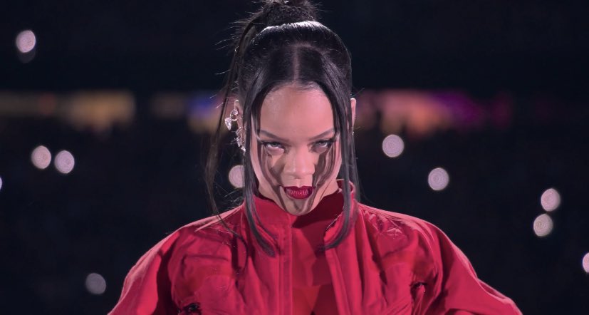 taylorxvibes's tweet photo. Me looking in the mirror drunk https://t.co/JBObAePSES