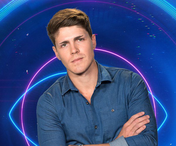 fedeebongiorno's tweet photo. 👁️ sólo quedan dos hombres en la casa de #GranHermano https://t.co/fsnA9ftHQV