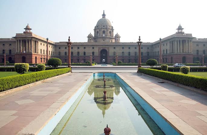 GujaratHistory's tweet photo. Today in history: 92 years ago capital of India shifted from Old Delhi to New Delhi, inauguration of New Delhi City took place. New Delhi city was inaugurated by Viceroy and Governor- General of India Lord Irwin on 13 February 1931. https://t.co/7M4yoLdWbJ