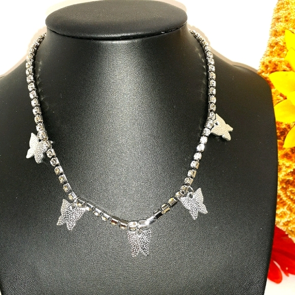 So good I had to share! Check out all the items I'm loving on <a href="/Poshmarkapp/">Poshmark</a> from @Oliber24314189 #poshmark #fashion #style #shopmycloset #hershey #costume: posh.mk/klyZBe0mnxb