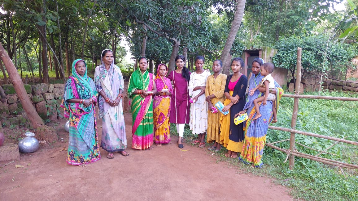 sankalpoffice's tweet photo. Lady Social Worker Padwomen @AnkiySahoo Creating Awareness on 
#Menstrual hygiene. 

@ChangeAgentSA @minaguli @rocio_condor @mannkibaat @MoSchoolOdisha @Susmita4Odisha @arvindpadhee @AnshuPragyan @WomensHealthan @deepikapadukone @deespeak @nsitharamanoffc @nsitharaman https://t.co/633vZK4U2l