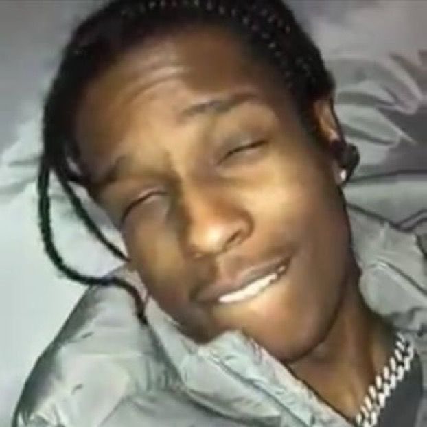 Singleman4lv's tweet image. I’m only taking relationship advices from Asap rocky this year and that’s on God…