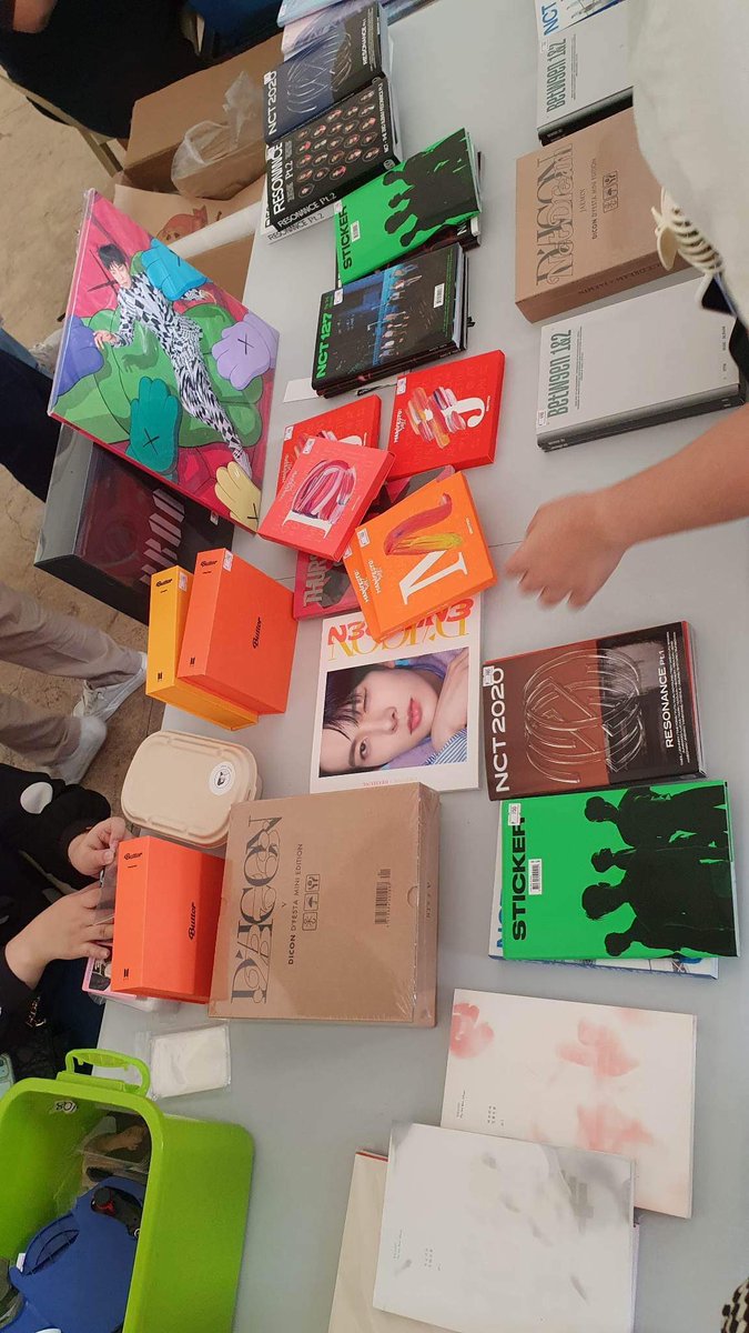 jysmails's tweet photo. photocard selling? only at dlsu bazaars! https://t.co/QvQOWL62LV