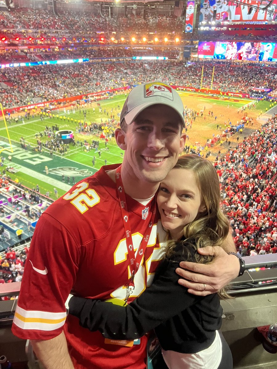 Cprath's tweet image. 😭 Champs