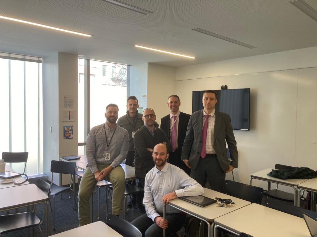 IRF_AEFE_ZAN's tweet photo. [Accompagnement pédagogique #AEFE #ZAN 🇨🇦🇺🇸] #Histoire_Géographie 

> #Différencier
> #Évaluer
> #EMC (Éducation Morale et Civique)
> #DEI (Diversité Équité Inclusion) 

Formateur : @LotonMorgan 
🏫 @LyceeFrancaisNY 
📆 9 et 10 février 2023 https://t.co/U2vVJ1DZmK