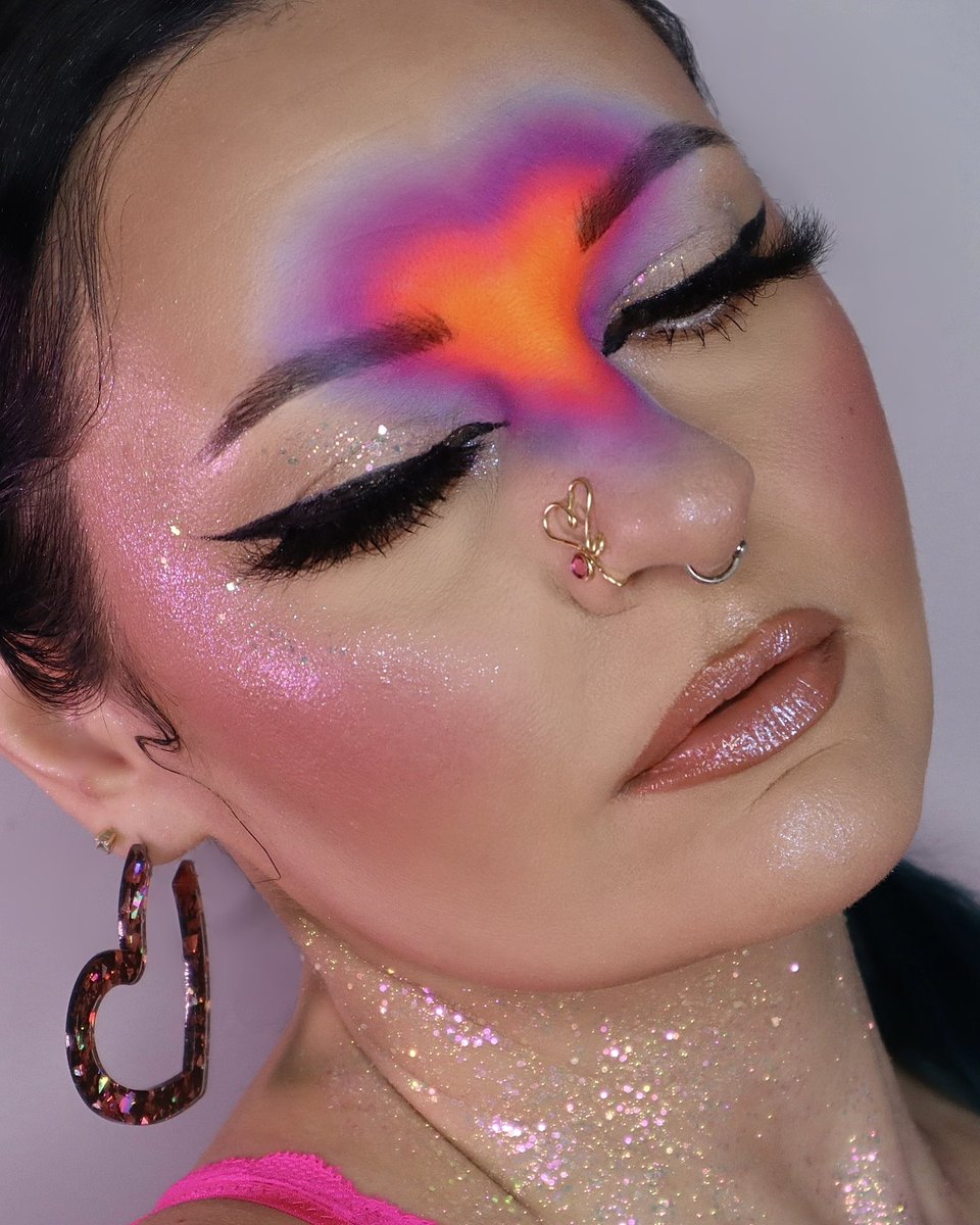 💗🌈VIBRANT VALENTINE🌈💗
<a href="/makeupamurder/">Makeup A Murder, INC</a> neon pigments 
<a href="/SlayfireCo/">Slayfire Cosmetics</a> Fantasia glitter gel 
<a href="/rembeauty/">r.e.m. beauty</a> black liquid eyeliner pen
#makeup #Valentinesday