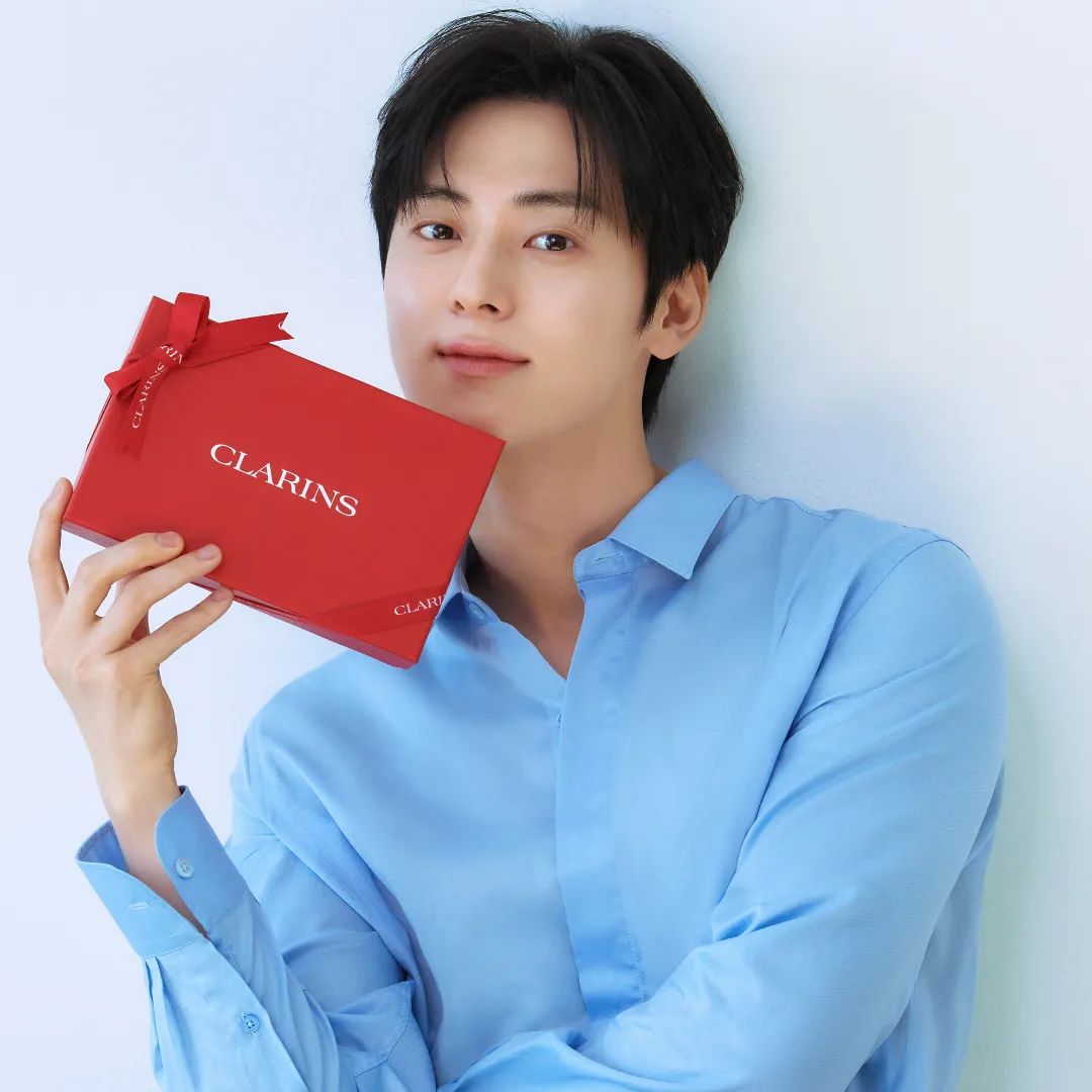 clarinskorea Happy Valentine's Day Event:

Gift: clarins men shampoo and shower (3 winners)
Deadline: until February 19
How:
1. Follow instagram clarinskorea
2. Regram post or tag friends on comment.

instagram.com/p/Colspbmr4Fw/…

#민현 #황민현 #HwangMinhyun #클라랑스