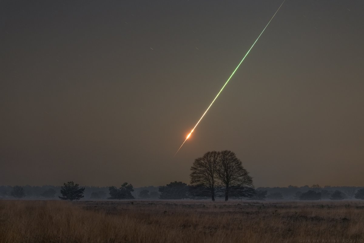 Gijs de Reijke (@gijsdereijke) on Twitter photo Asteroid Sar2667, about a meter in diameter, was expected to fall near the French city of Le Havre at 02:59h UTC. I drove to a photogenic spot close to home in the south of the Netherlands to capture it, just as the sky cleared.
#asteroid #meteor
<a href="/IMOmeteors/">IMO Meteor Org.</a> <a href="/apod/">Astronomy Picture of the Day</a> Asteroid Sar2667, about a meter in diameter, was expected to fall near the French city of Le Havre at 02:59h UTC. I drove to a photogenic spot close to home in the south of the Netherlands to capture it, just as the sky cleared.
#asteroid #meteor
<a href="/IMOmeteors/">IMO Meteor Org.</a> <a href="/apod/">Astronomy Picture of the Day</a>