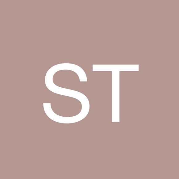 sweetsayuri00's tweet photo. So good I had to share! Check out all the items I'm loving on @Poshmarkapp #poshmark #fashion #style #shopmycloset #meettheposher: https://t.co/JcqMCLNUuI https://t.co/HLWg9ASps6