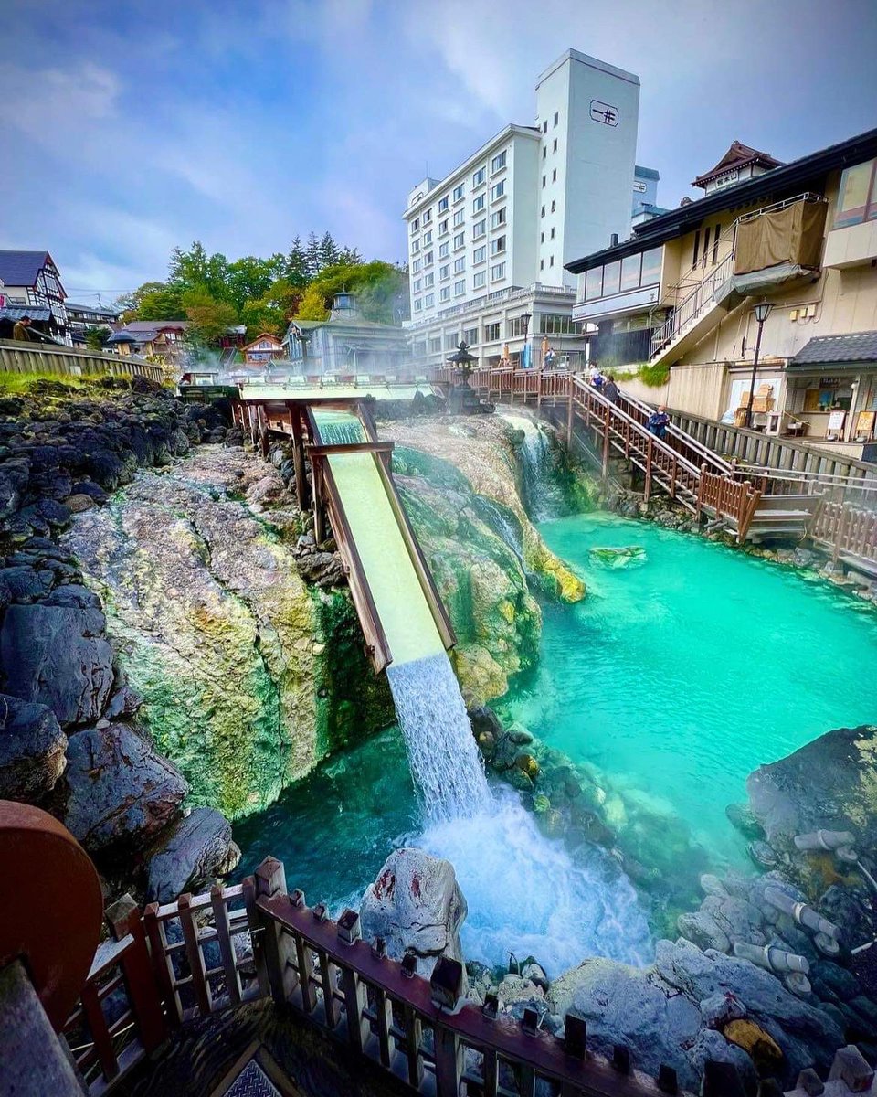 KNOCKltd's tweet photo. Take a look at this beautiful and calming place.  Kusatsu onsen is a perfect place for relaxation.  Enjoy the atmosphere and the sound of warm water. It’s a great place for family trip or spend time with friends.

#japan #gunma #kusatsuonsen #onsen #healty #travel #letsseejapan https://t.co/foJCYC2f8U