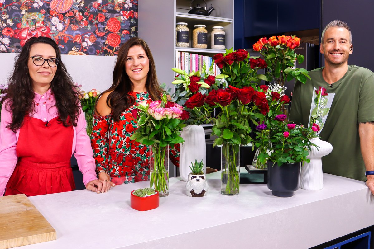 Win a R1000 <a href="/WOOLWORTHS_SA/">Woolworths SA</a>  gift card!
Tell us, what's your favourite flower? Include #WooliesValentines in your answer.
Competition closes today at midnight!
Ts&amp;Cs apply expressoshow.com
#ExpressoShow