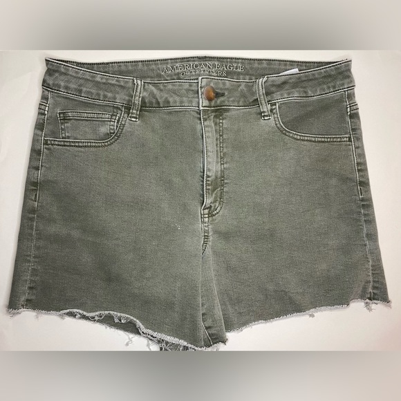 StarsShop44's tweet photo. So good I had to share! Check out all the items I'm loving on @Poshmarkapp #poshmark #fashion #style #shopmycloset #jcrew #americaneagleoutfitters: https://t.co/AVG0zDyUmF https://t.co/ge1jZp15Qh