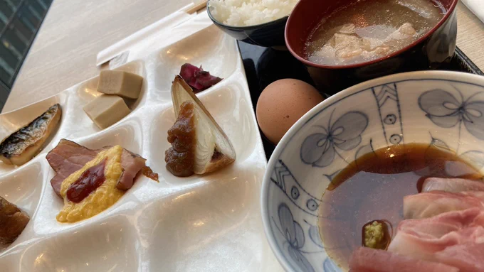 今日のスーパー朝ごはん。朝ごはんいいホテルとると幸せ度高いまま生きられる 